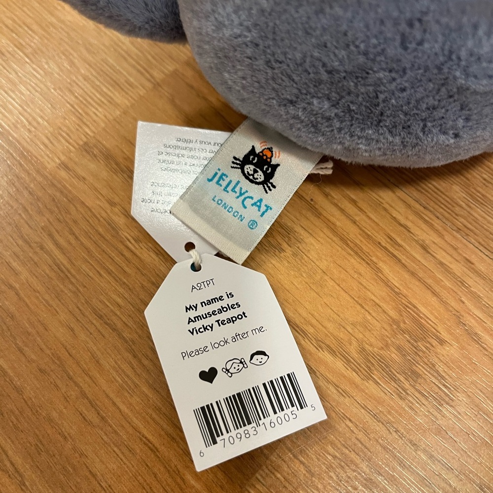 Jellycat Authentic Amuseables Vicky Teapot – New with Tag - Picture 3 of 4